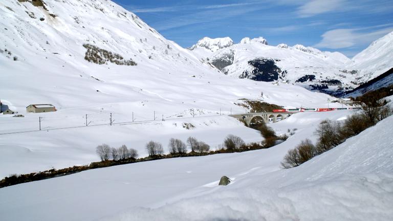 Winterwunderland Schweiz per Bahn