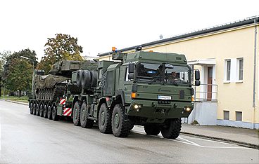 Gigant auf Rädern - Der Panzer-Transporter